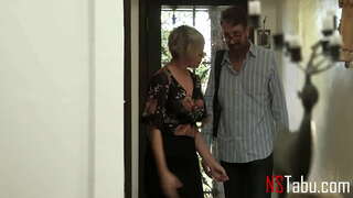 ���ூடான தனியா மெக்சிகன் உடையும்