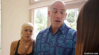 Tóc vàng bước mẹ Luna Sao, vợ mới của cô bạn trai Derrick Pierce sau đó, mối quan hệ của cô gái Avi tình Yêu và tình và sáp cô ấy