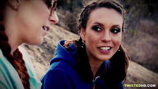 Пара платит шлюхе за огромное двойное проникновение