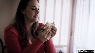 Horny MILF Chanel Preston zupatzen dick bat eta got fucked hard