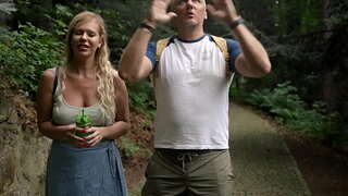 Pov Rhyw yn y Caban yn y Mynydd