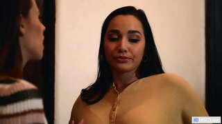 Peituda e peludo lésbica e sua roomie fazendo sexo