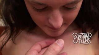 Teen mat Zöpfen gëtt Kapp an Hirem éischte porno