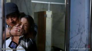 Badag tits brunette fed agen Krissy Lynn geus direbut ku kriminal Xander Corvus jeung dina tali tindakan ngajadikeun babu meunang pussy jeung burit x_x ku na big cock