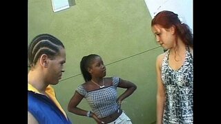 ���ೇಕ್ ಸ್ಟೀಡ್ ಸ್ವಲ್ಪ ಬಿಳಿ ಮರಿಗಳು ಲಿಟಲ್ ರೆಡ್ ಡೆವಿಲ್