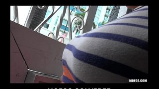 Granda paruo bruna koramikino Sabrina Taylor donas granda publika BJ