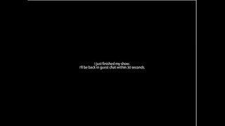 ���ెక్సీ రెడ్ హెడ్ తో పోషిస్తుంది ఒక గాజు Dildo On Cam