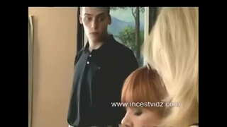 Pas Mama si Fiu vizita dominantă pas Matusa de Ziua ei