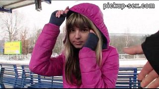 Fíor amaitéarach Eurobabe Gina Gerson nailed in traenach