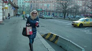 Idealne cycki ruda lalunia delikatnie dotknął