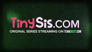 18 éves Ariana Grand van itt egy dolog csak az, hogy szar! Ez a szexi seggét szépség szeret nézz fel az arcodat egy kakas mélyen a torkán, s nyög, az öröm, amikor pl