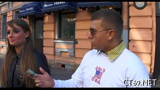 Laukinių patalpoje sekso aktas