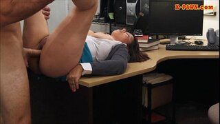 Latina zogth wtih big tits këmbimit saj pidhi për para