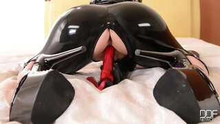 Lucy ima svojega vibratorja