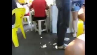 ���້າພະເຈົ້າພັນລະຍາທີ່ສະແດງອອກສໍາລັບແຖບ