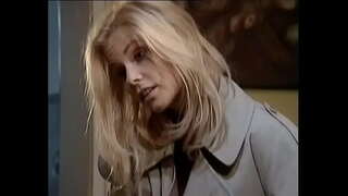 Gina वन्य मध्ये तिच्या मनुष्य फोन वर असताना नंतर त्याला वीर्य आधी ती पाने