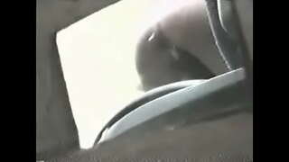 Девушка в туалете 09