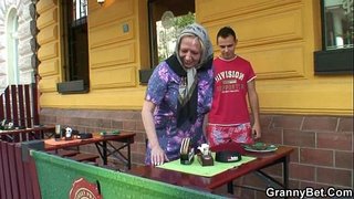 Зур бабушкины сиськи выебанная катгый