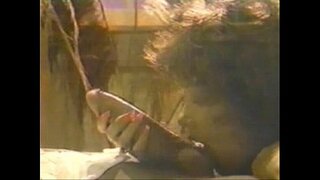 Ashley Dunn बनाउँछ मान्छे पप ठूलो मा महिला मा नीलो