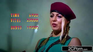 ХЕМ - Крістен Кортні, Ріна Елліс