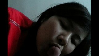 الآسيوية وقحة الهواة اللسان بالإصبع