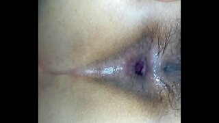 اس کی طرف سے نظر کرنے کے لئے میری یلف