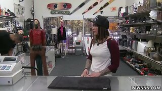 Кара, ничек трахается бу сексуальная брюнетка - XXX Pawn