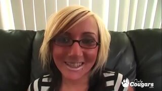 ���ാൻഡി ജോൺസ് അനുവദിക്കുന്നു. ഒരു കറുത്ത മനുഷ്യൻ Cum Inside Her Pussy