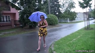 ���रिपक्व माँ और किशोर समलैंगिक एक दूसरे कर रही