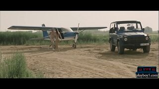 Spuenesch MILF babe flitt mat engem Fliger an fickt