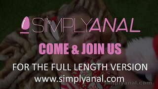 Claudia Macc ass Chrëschtdag Anal - SimplyAnal