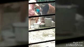 Kampung bhabi menunjukkan separuh tubuh telanjang 2