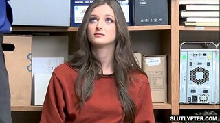 LP Officer doggystyle fuck Kenzy Ryans stramme vagina tumler hendes dybe bolde!