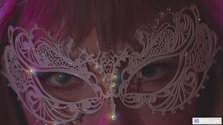 Təcrübəli qadın çıxarır, öz yeni dost və ayrı-ayrı otaq