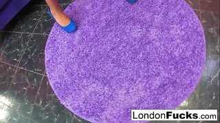 Ҳам осие мебошад красотка трахает худ