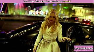 Pirang datang di nya klien dominan awewe nu balantik.Manéhna ka ngalaan baju jeung meunang dina leash.Waktu ka ngaletak pussy.Sanggeus éta shes digosok ku dirina jeung nilik nya facesitting nya nepi ka manéhna cums di sungut nya.Shes fingered jeung nanyakeun ka cum