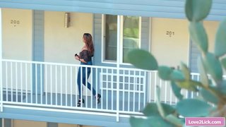 Madrasta pagkain sa kanyang kabataang tomboy stepdaughters balbon puki