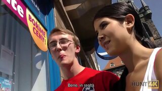 HUNT4K. A felszarvazott kocka boldog, hogy fizessenek a punci a barátnőjét