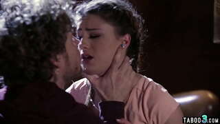 Detective Commande Mudder, hien ze befriedigen, fir ze vermeiden Prisong