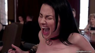 Fejét rabszolga Veruca James útmutatók rabszolga gyakornok Sabrina Bankok szolgáltatás ribanc, illetve ők kemény faszt, majd küldje el a felső emeleten orgia bdsm buli