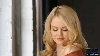 سینه و دور باسن, بلوند, مادر و کودک را نشان می دهد گرم کردن بدن