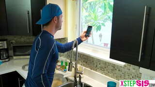 Latina stepsister è una buona pompinara e ho sballato di suo fa