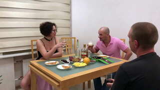 δύο παιδιά πήδηξε έναν πρώην συμμαθητή (μέρος 1)