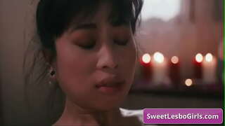 Ρολόι busty asian λεσβία παρασύρονται από τον πελάτη της μετά αισθησιακό μασάζ